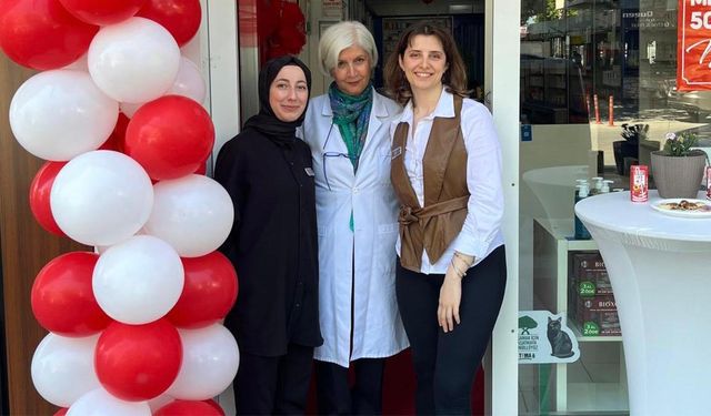 Lale Eczanesi’nde 50. Yıl Heyecanı