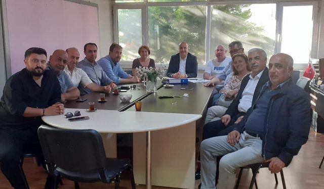 Başkan Avni Kurt, CHP’li Meclis Üyeleriyle Grup Toplantısında Bir Araya Geldi