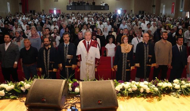 İslami İlimler Fakültesi’nde Mezuniyet Töreni Coşkusu