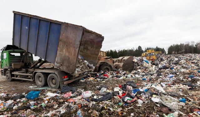 Doğayla Uyumlu Yaşamalıyız: Plastik Kirliliğine Son Ver, Yaşamı Koru!