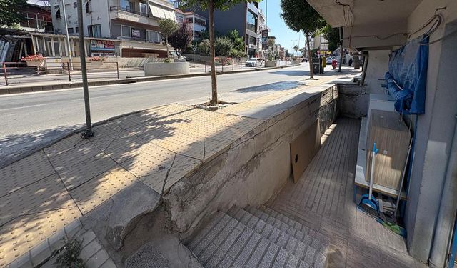 Vatandaşlar Uyarıyor: Bu Kaldırımda Her An Bir Facia Yaşanabilir