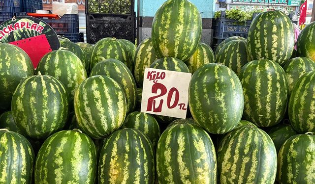 Pazardaki Vitamin Deposu Meyveler Çok Pahalı: Hem Esnaf Hem Vatandaş İsyanda