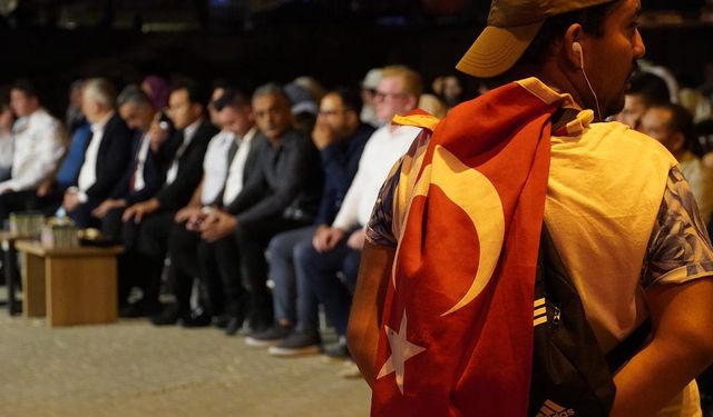 15 Temmuz Armutlu’da Dualarla Anıldı
