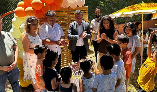 İl Müdürü Laçin, Çocuklarla Bir Arada