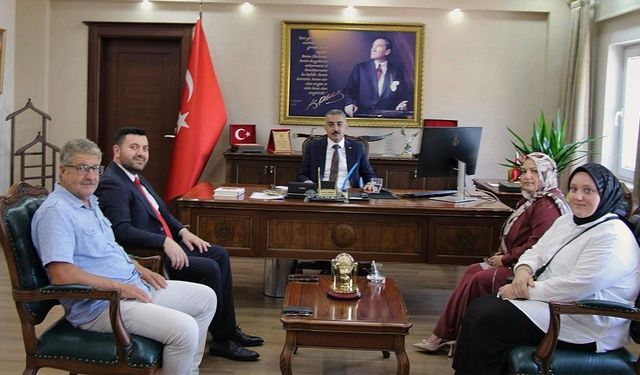 Armutlu Kaymakamı Erinç Demir’e Siyasilerden Ziyaret
