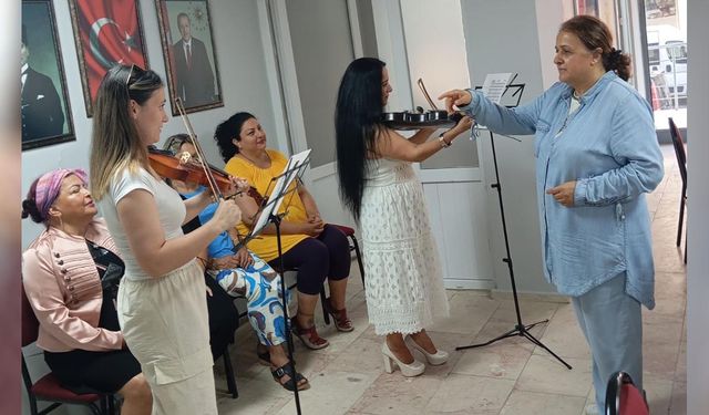 Bir Yastık Altı Şiirden 67 Besteye