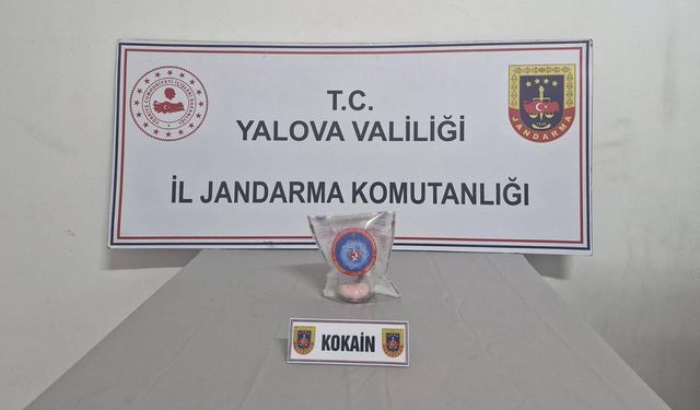 Çınarcık’ta Taksiyle Uyuşturucu Taşıyan 2 Kişi Tutuklandı