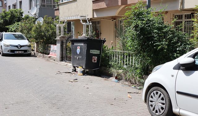 Gürsel Sokak Çöplerden Arındı