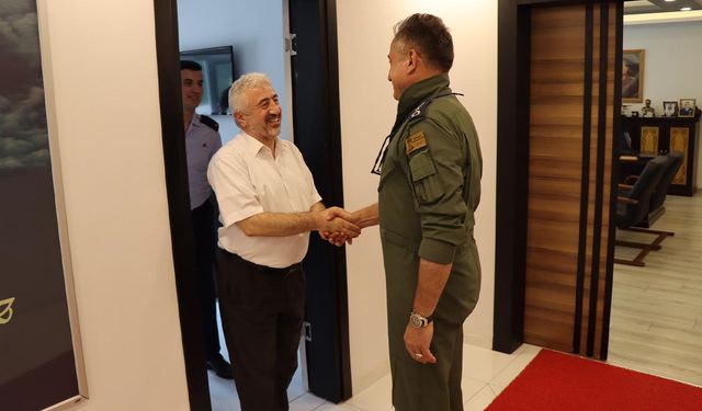 Müftü Ulusoy’a Anlamlı Plaket