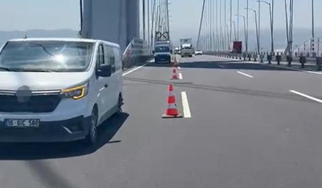 Osmangazi Köprüsü'nde İki Aracın Lastikleri Peş Peşe Patladı