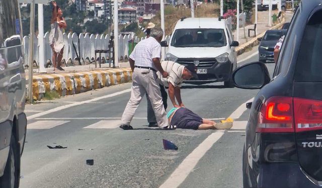 Yalova'da Motosiklet Yayaya Çarptı: 2 Yaralı