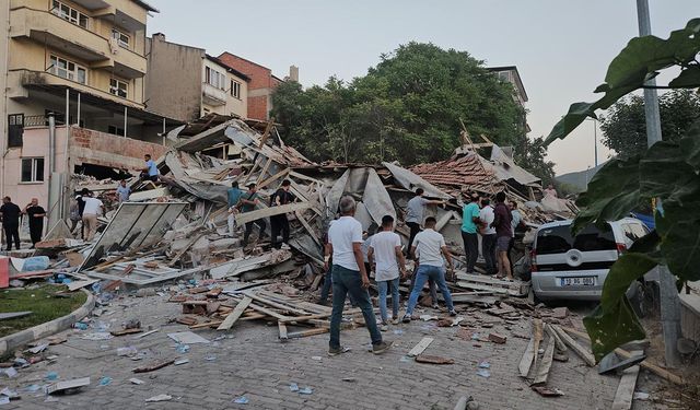 Sındırgı Belediye Başkanı, "10 binamız yıkıldı"