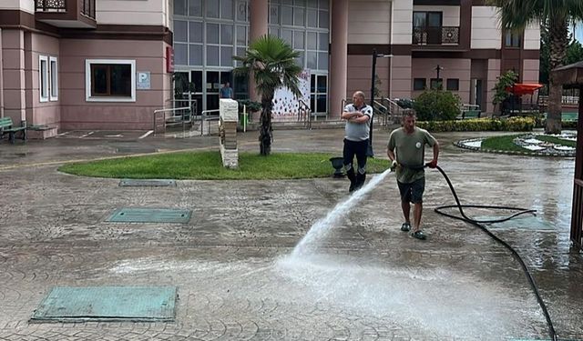 Çınarcık’ta Temizlik Ekipleri 7/24 Sahada