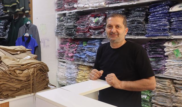 Okul Kıyafetleri Bu Yıl Ne Kadar Tutuyor?