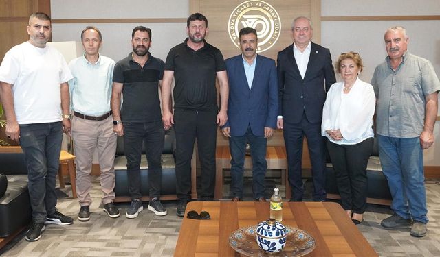 Yalova 04 Ağrılılar Derneği’nden YTSO’ya Ziyaret