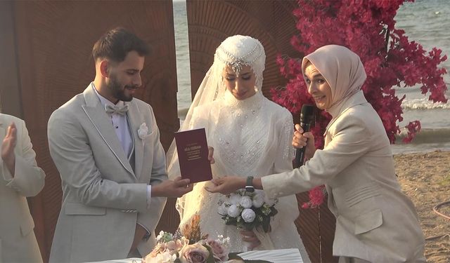 Bakan Göktaş, Yalova'da Nikah Şahitliği Yaptı