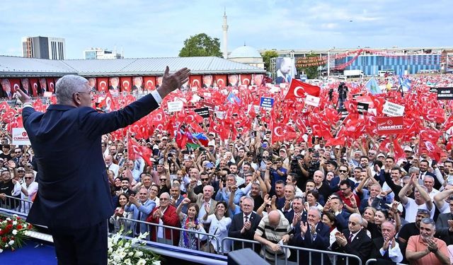 İyi Parti’nin ‘Birinci Vazifen’ Mitingine Katıldılar