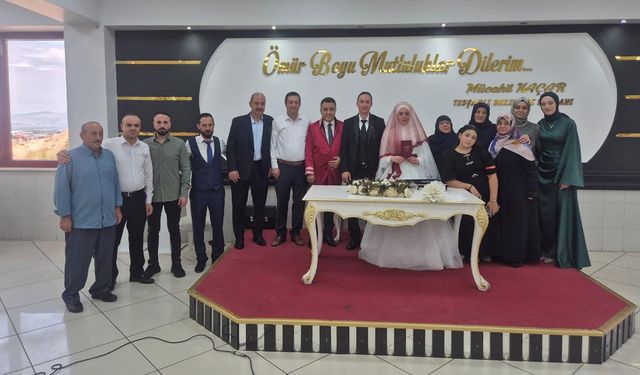Başkan Canbay, Genç Çiftlerin Nikâh Törenlerine Katıldı
