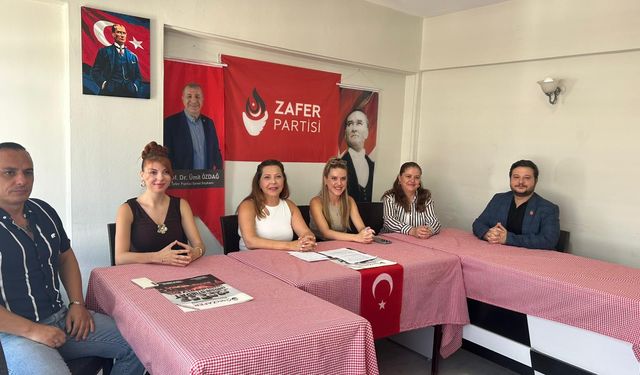 Zafer Partisi Yalova Kadın Kolları 30 Ağustos Zafer Bayramı’nı Kutladı