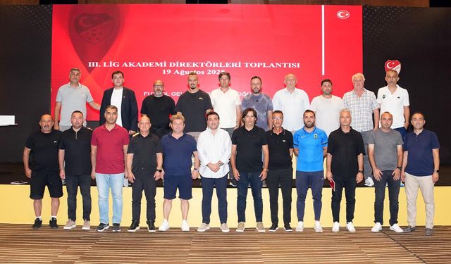 3. Lig 1. ve 2. Grup Kulüpleri Akademi Direktörleri Toplantısı Riva'da Yapıldı