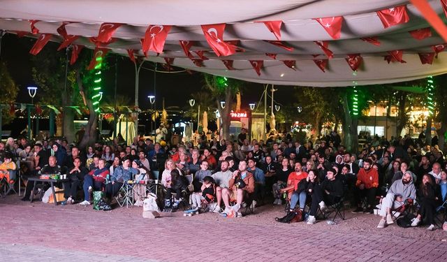 Çiftlikköylüler Türkiye-Almanya Finalini Mokamp’ta İzledi