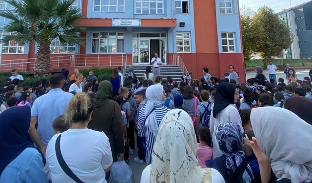 Altınova’da Yeni Eğitim-Öğretim Yılının İlk Ders Zili Çaldı