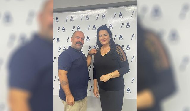 Çiğdem Sevinçler Kılıç ve Yeter Ustabaş, Anahtar Parti Yalova Merkez İlçe Yönetimi’ne Katıldı