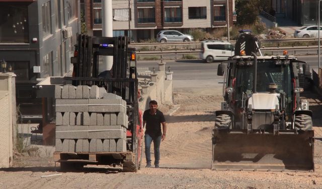 Parke Yol Çalışmaları Aralıksız Devam Ediyor
