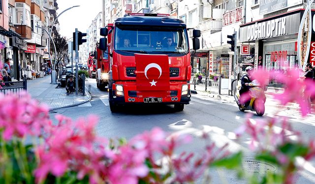 Yalova Belediyesi İtfaiyesi’nden Şehir Turu