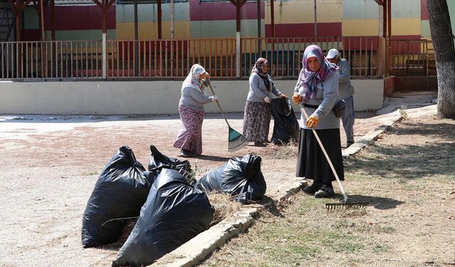 Çiftlikköy Belediyesi’nden Okullara Destek