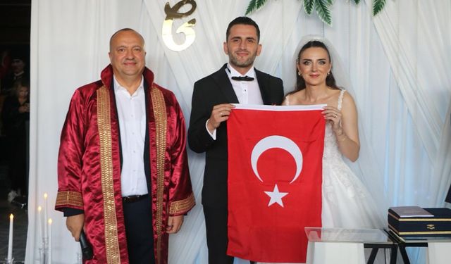 Çınarcık Belediye Başkanı Avni Kurt’tan Nikâh Törenlerinde Mutluluk Mesajı