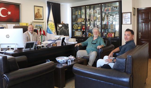 Başkan Kurt, Efsane Müzisyenle Bir Arada!