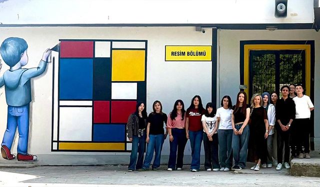 Güzel Sanatlar Lisesi Öğrencilerinden Renkli Dokunuş