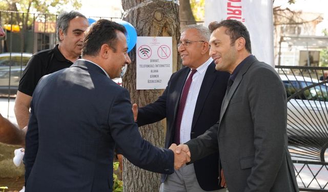 Halk Sağlığı Haftası’nda Gençlere “Dijital Dünyanı Yönet, Hayatı Kaçırma” Mesajı!