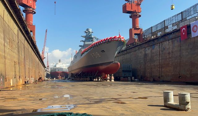 Yalova'da TCG İçel Fırkateyni Suya İndirildi