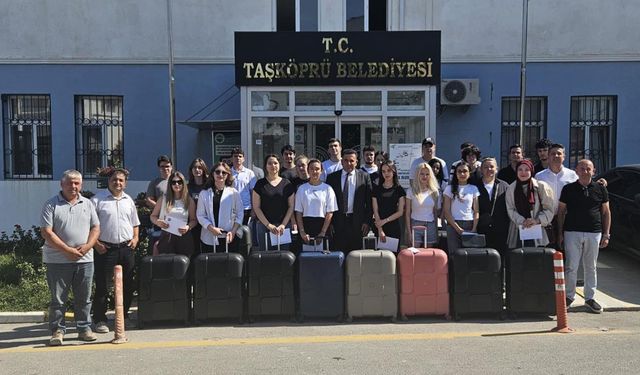Taşköprü Belediyesi’nden Üniversiteye Yerleşen Gençlere Geleneksel Bavul Hediyesi