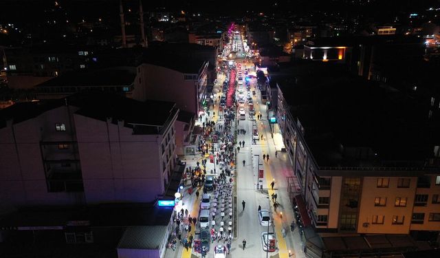 300 Metrelik Türk Bayrağıyla Fener Alayı!