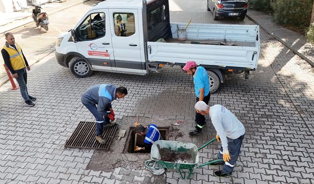 Çiftlikköy’de Yağmur Suyu Hatları Temizleniyor
