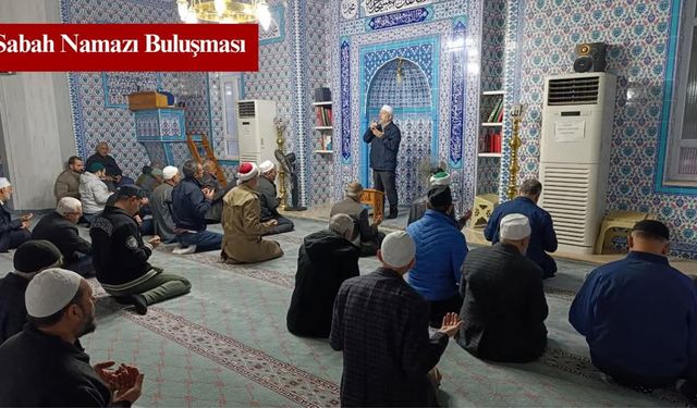 Mevlana Cami’nde Sabah Namazı