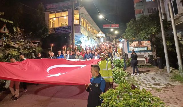 Termal’de Cumhuriyet Meşalesi Yanıyor