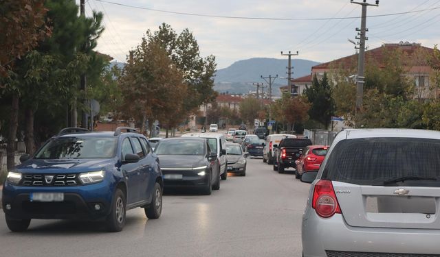 Yalova’da İş Saatlerinde Trafik Çilesi