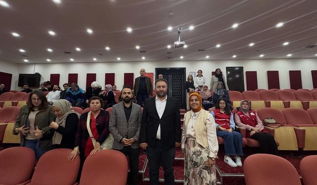 “Yaşlılık ve Toplumsal Hayat” Konulu Söyleşi Yalova’da Gerçekleştirildi