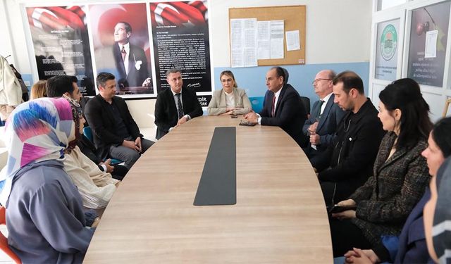Başkan Yasemin Fazlaca, Öğretmenlerle Bir Araya Geldi