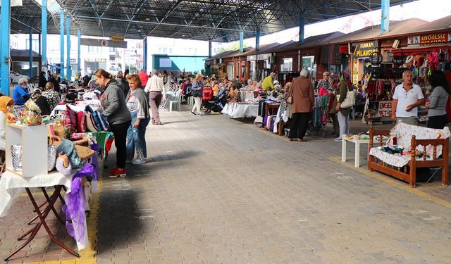 Çiftlikköy’de Kadın El Emeği Pazarı’na Yoğun İlgi