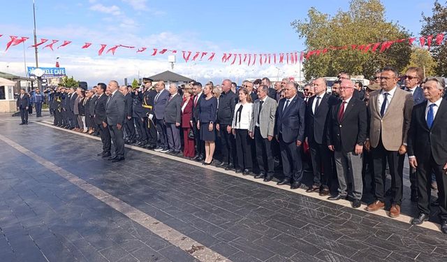 Çınarcık’ta Cumhuriyet Coşkusu Cumhuriyet Meydanı’nda Başladı