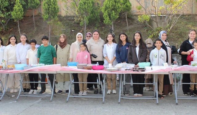 Çınarcık Gülkent Ortaokulu’nda Kermes Etkinliği Düzenlendi