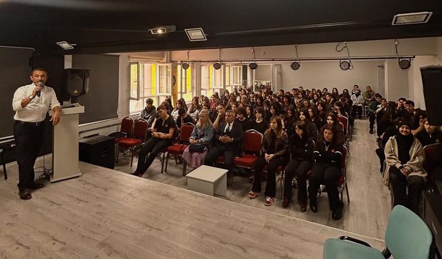 Yalova Güzel Sanatlar Lisesi’nde Filistin Farkındalık Sunumu