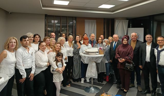Kent Konseyi Başkanı Kenan Engin’den Hoş Sada Korosu Etkinliğine Katılım