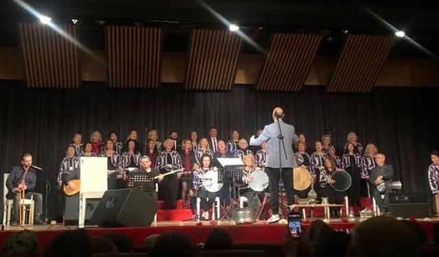 Gençleşen Türkülerden Muhteşem 15. Yıl Şöleni