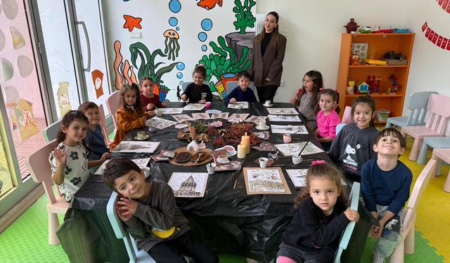 Kahve Kokulu Resimlerle Renkli Bir Gün